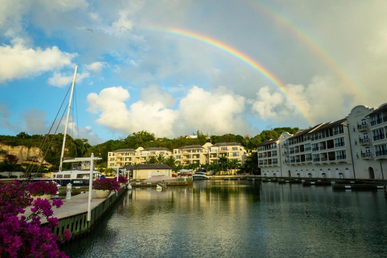 Port Ferdinand Marina And Luxury Residences Saint Peter Exterior foto
